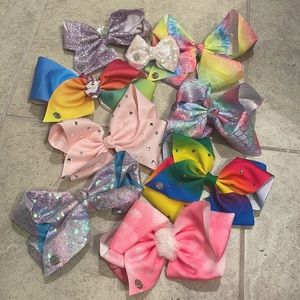 JoJo Siwa bow clips